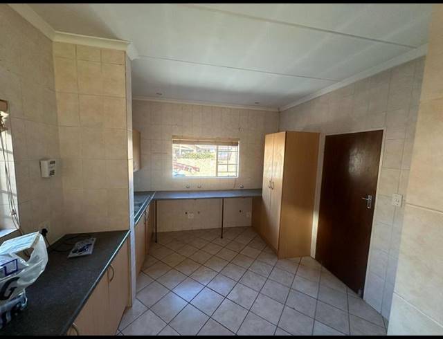 3 BEDROOM TOWNHOUSE FOR SALE IN THATCHFIELD